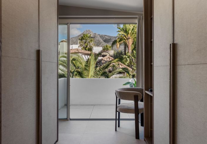 Image No.15-4 Bed Property for sale