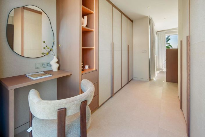 Image No.16-4 Bed Property for sale