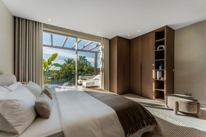 Image No.31-4 Bed Property for sale