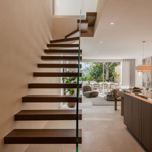 Image No.6-4 Bed Property for sale