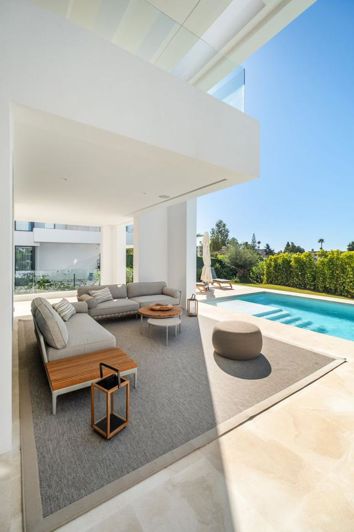 Image No.25-6 Bed Property for sale