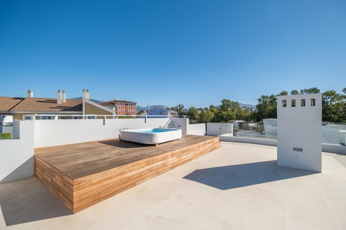 Image No.29-6 Bed Property for sale