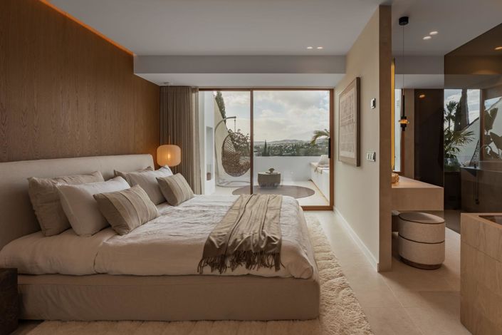 Image No.11-4 Bed Property for sale