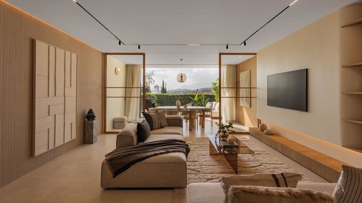 Image No.15-4 Bed Property for sale