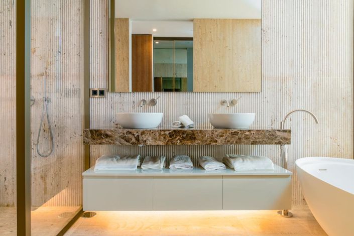 Image No.14-4 Bed Property for sale