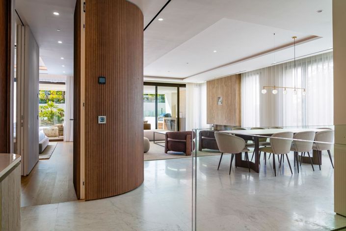 Image No.15-4 Bed Property for sale