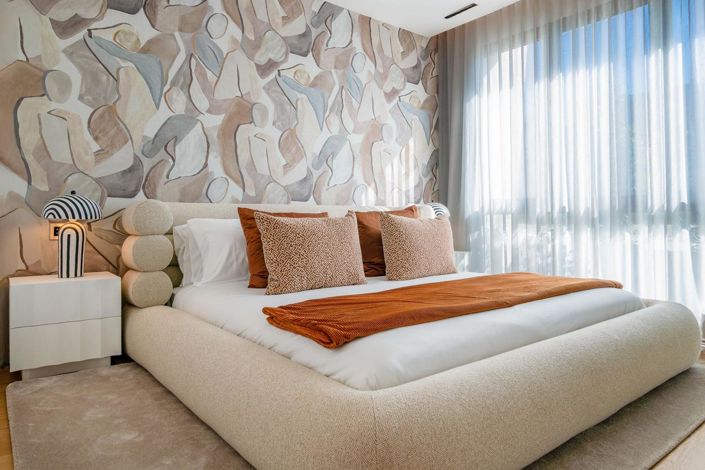 Image No.2-4 Bed Property for sale