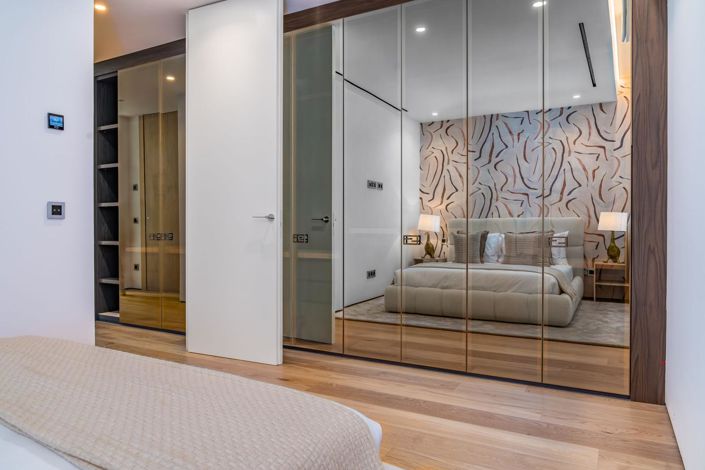 Image No.5-4 Bed Property for sale