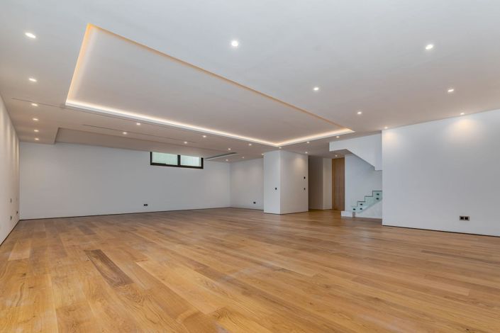 Image No.6-4 Bed Property for sale