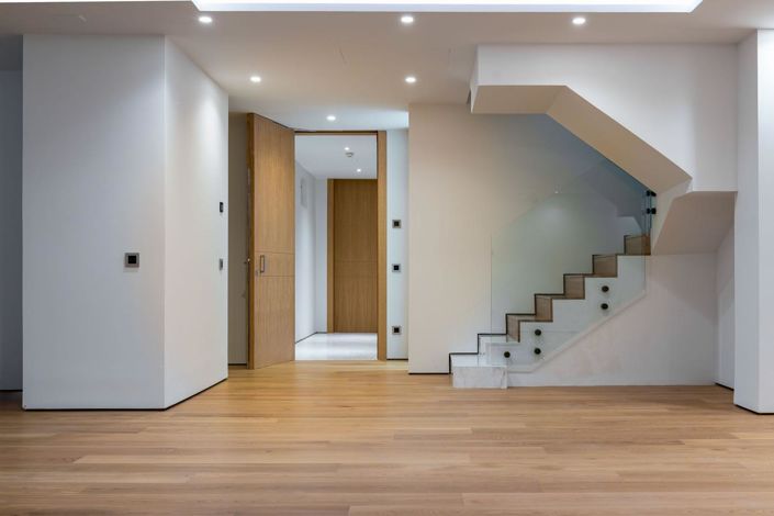 Image No.7-4 Bed Property for sale