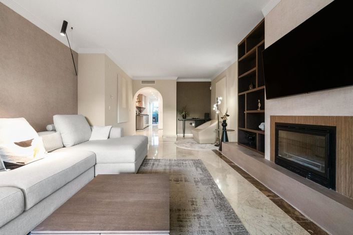 Image No.6-3 Bed Property for sale