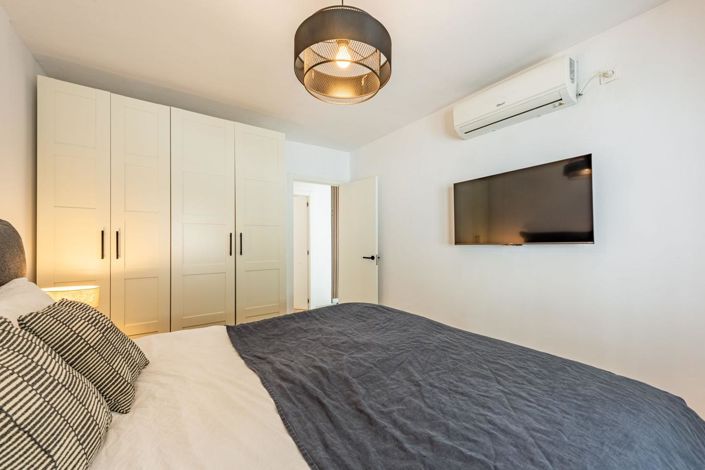 Image No.8-3 Bed Property for sale