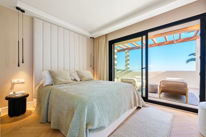 Image No.11-3 Bed Property for sale