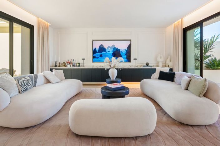 Image No.14-3 Bed Property for sale