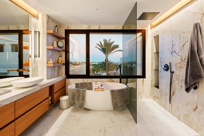 Image No.20-3 Bed Property for sale