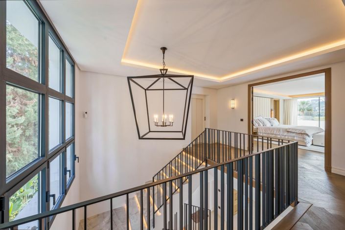 Image No.17-5 Bed Property for sale