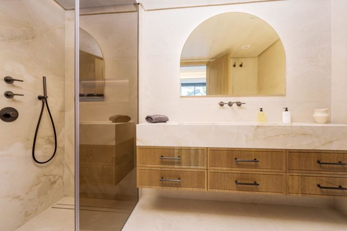 Image No.21-5 Bed Property for sale