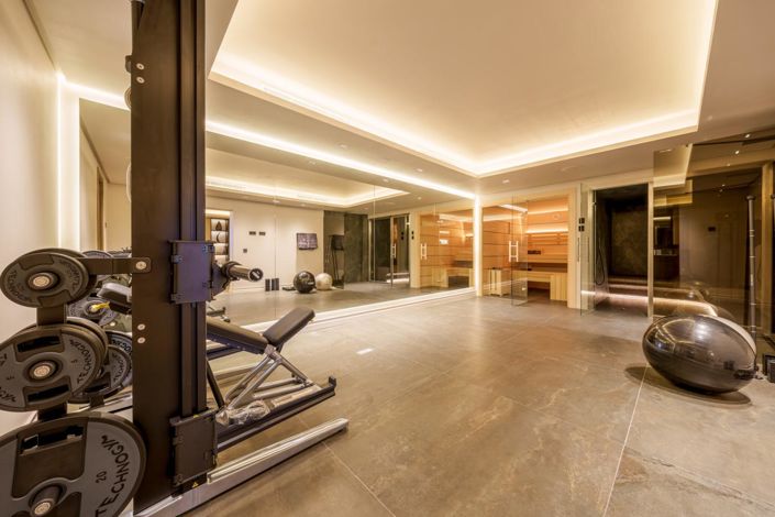 Image No.22-5 Bed Property for sale