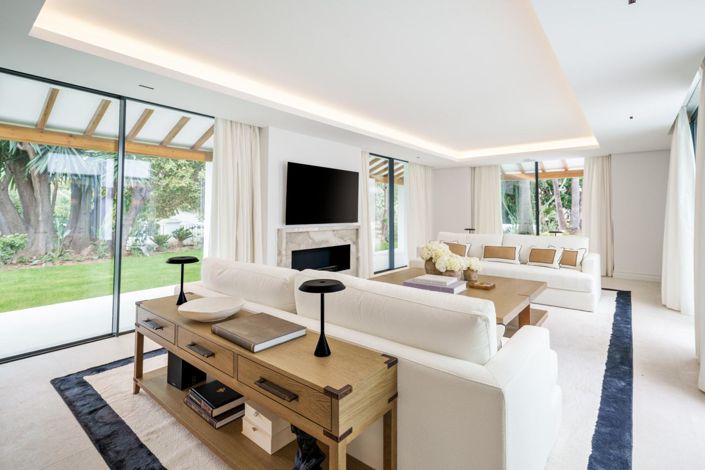 Image No.26-5 Bed Property for sale