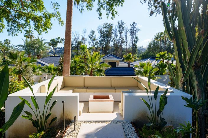 Image No.28-5 Bed Property for sale