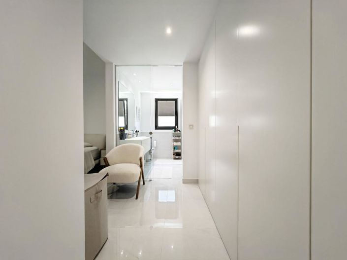 Image No.6-3 Bed Property for sale