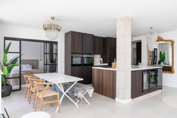 Image No.17-3 Bed Property for sale