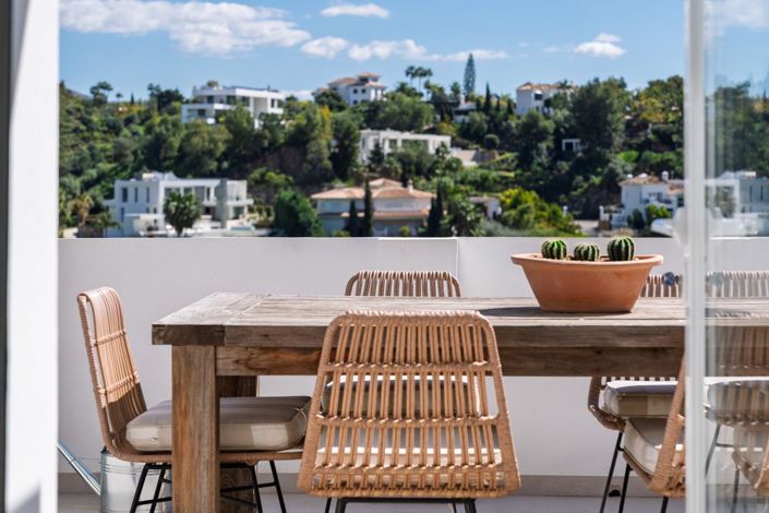 Image No.20-3 Bed Property for sale