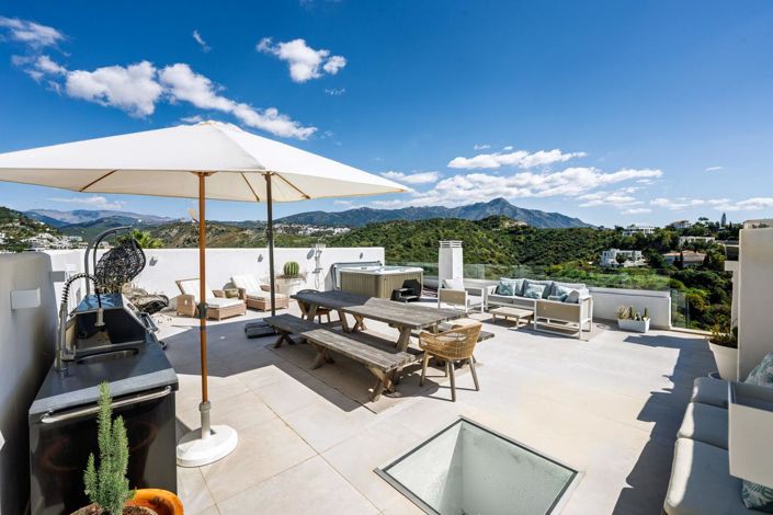 Image No.32-3 Bed Property for sale