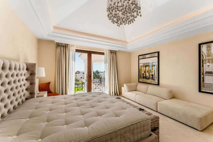 Image No.21-8 Bed Property for sale