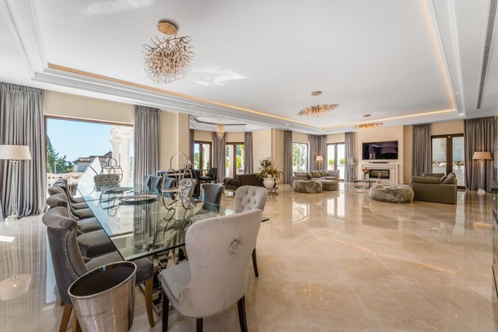 Image No.25-8 Bed Property for sale