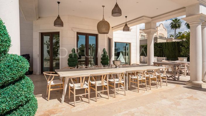 Image No.27-8 Bed Property for sale