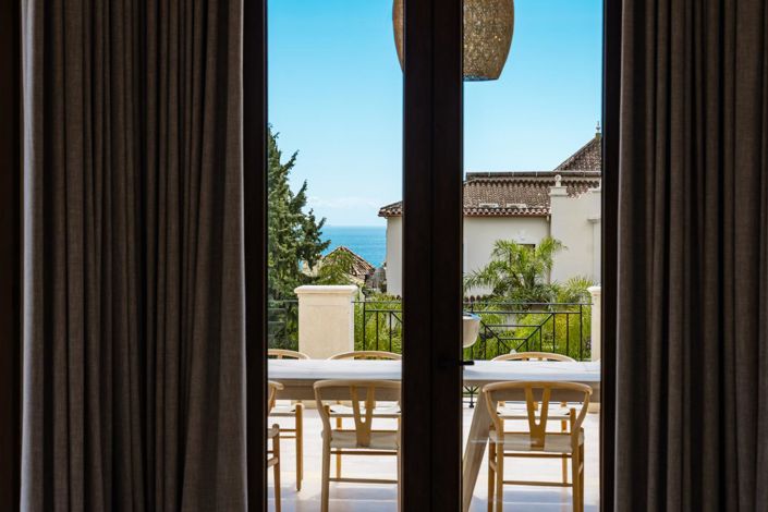 Image No.43-8 Bed Property for sale