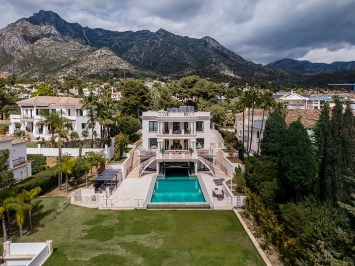 Image No.55-8 Bed Property for sale