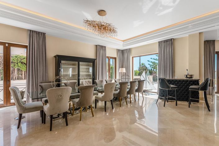 Image No.6-8 Bed Property for sale