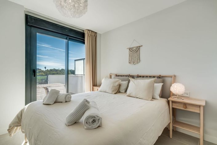 Image No.8-1 Bed Property for sale