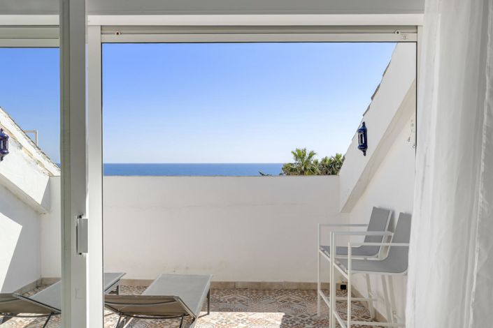 Image No.20-3 Bed Property for sale