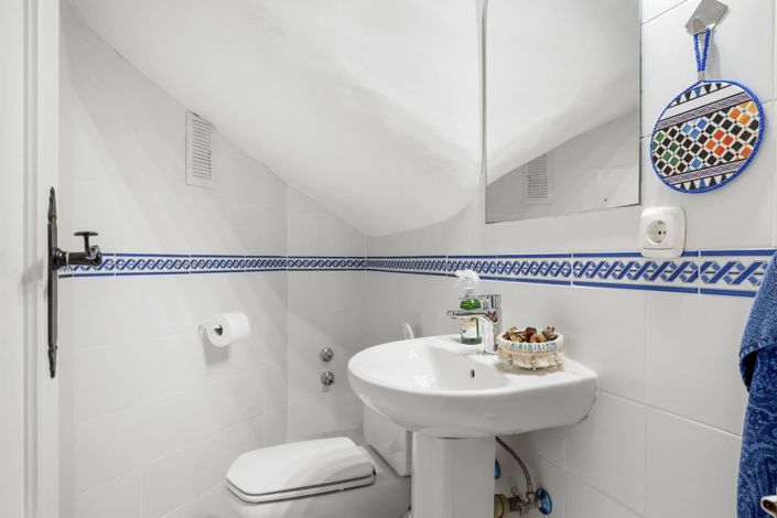 Image No.30-3 Bed Property for sale