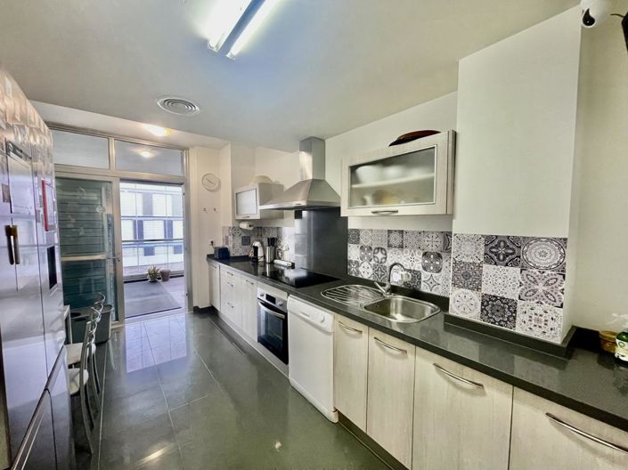 Image No.14-3 Bed Property for sale