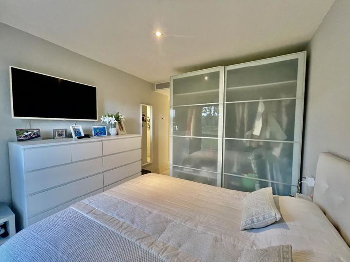 Image No.23-3 Bed Property for sale