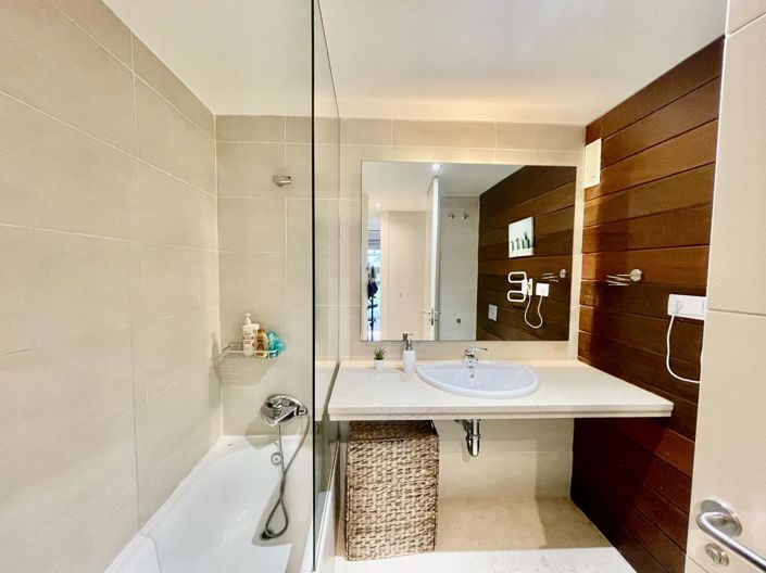 Image No.24-3 Bed Property for sale