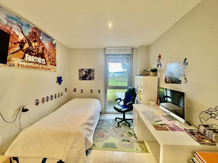 Image No.25-3 Bed Property for sale