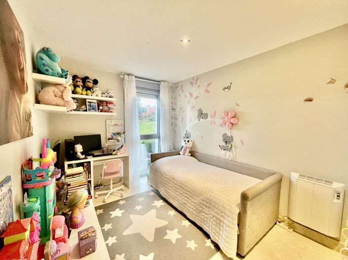 Image No.28-3 Bed Property for sale