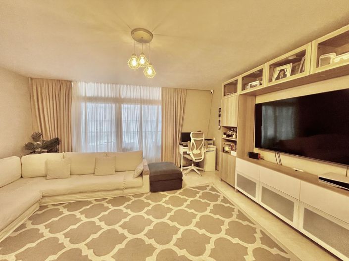 Image No.4-3 Bed Property for sale