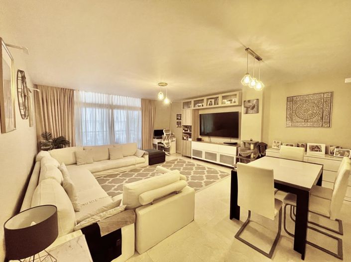 Image No.5-3 Bed Property for sale