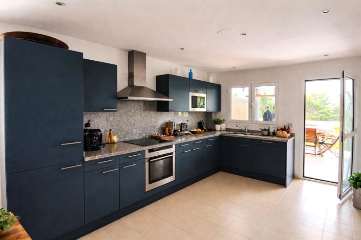 Image No.11-3 Bed Property for sale