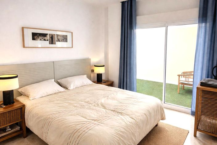 Image No.8-3 Bed Property for sale