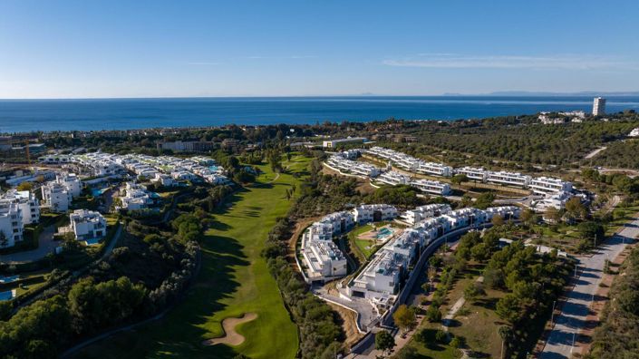 Image No.11-3 Bed Property for sale