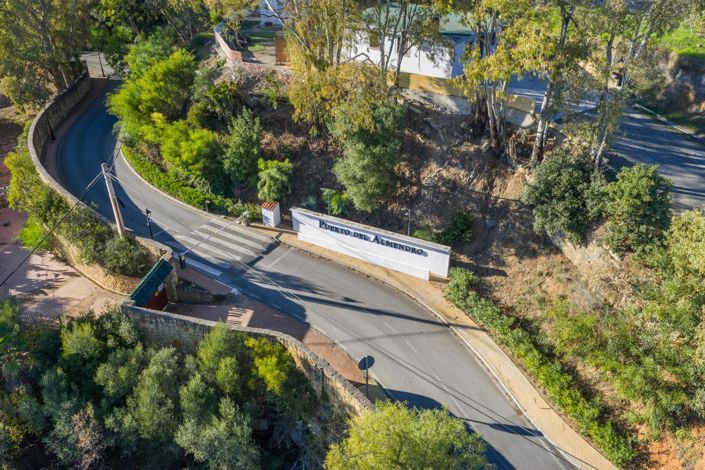 Image No.19-3 Bed Property for sale