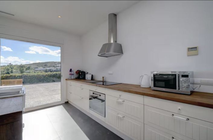 Image No.13-6 Bed Property for sale