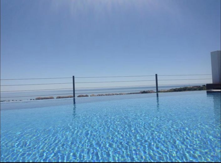 Image No.2-6 Bed Property for sale